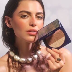 All Seasons Bronzing Powder